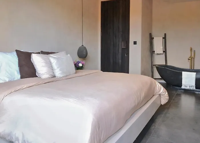 2 Bdr Villa-private Pool-heart Of Villa *